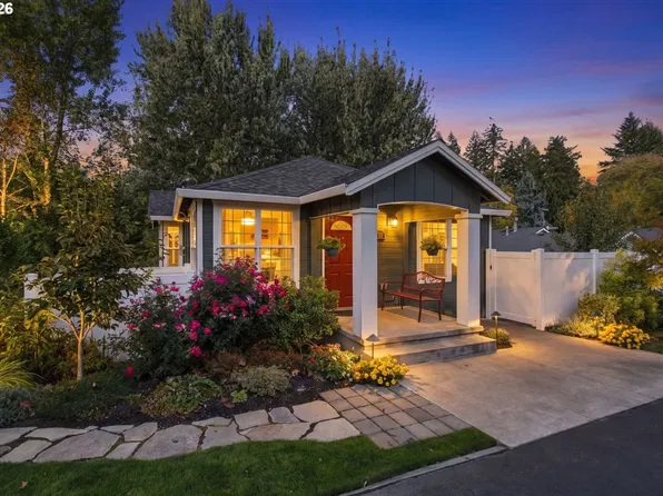 4716 SW Brugger St, Portland, OR 97219