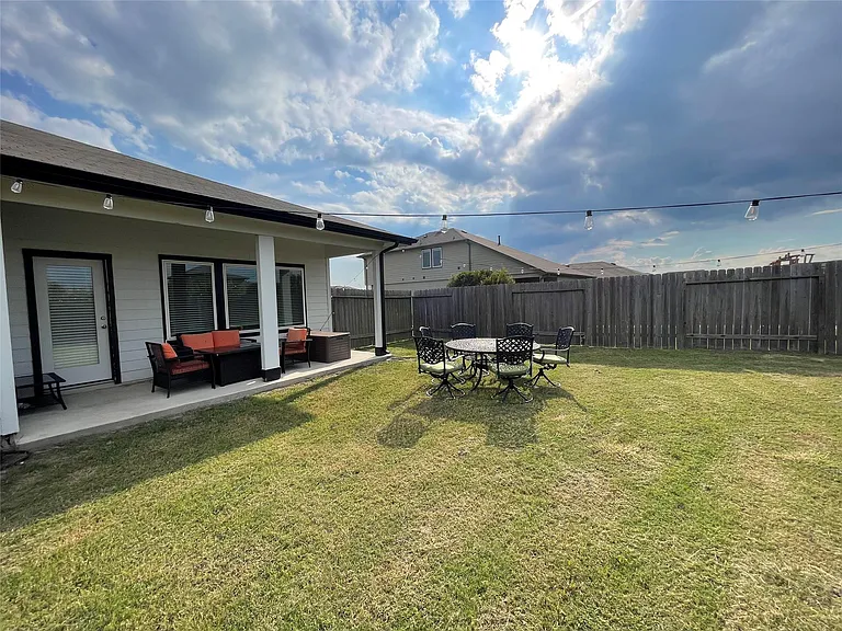 6927 Morales Way — Photo 11