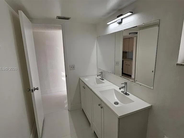 871 NE 195th St #204 — Photo 6