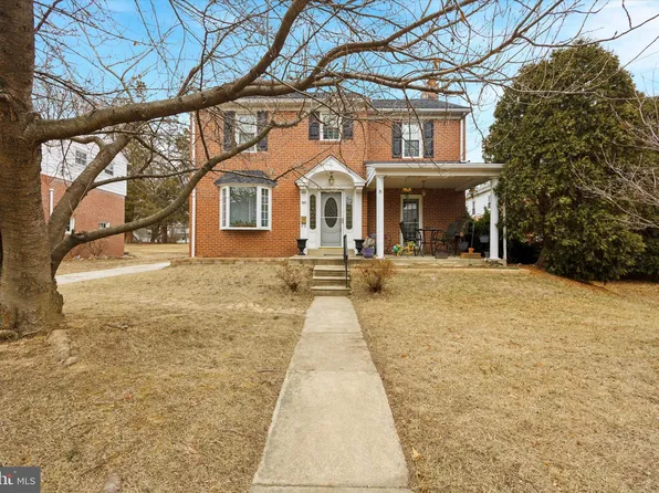 907 Burmont Rd, Drexel Hill, PA 19026