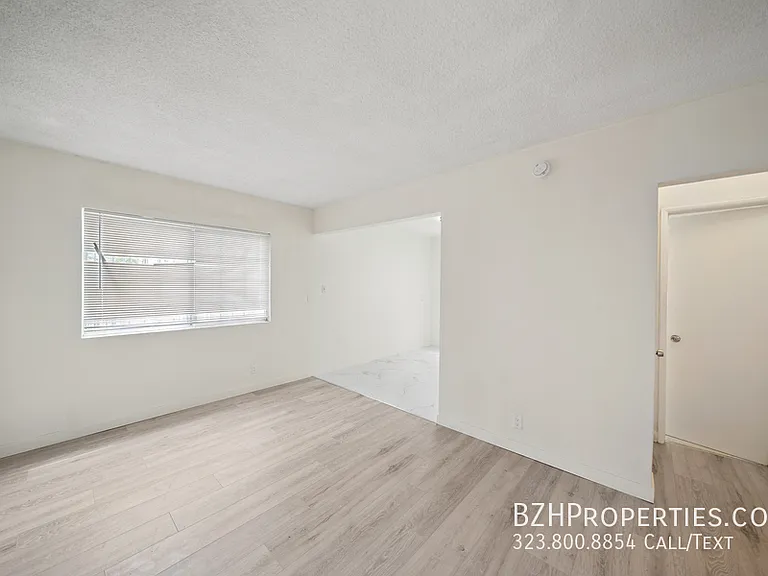 8633 Denver Ave #5 — Photo 3