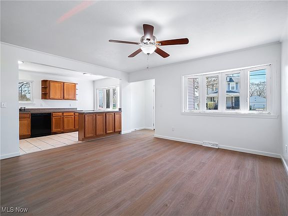 4th image of 209 Franklin Ave