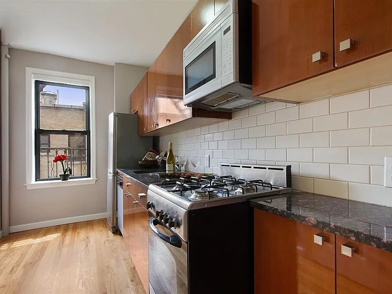 779 Riverside Dr #B61 — Photo 2