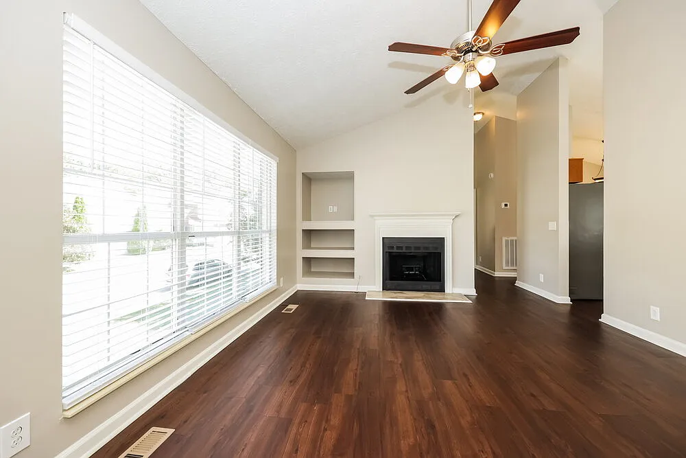 3 bed, 2.0 bath, 1680 sqft, $2,105 — Photo 4