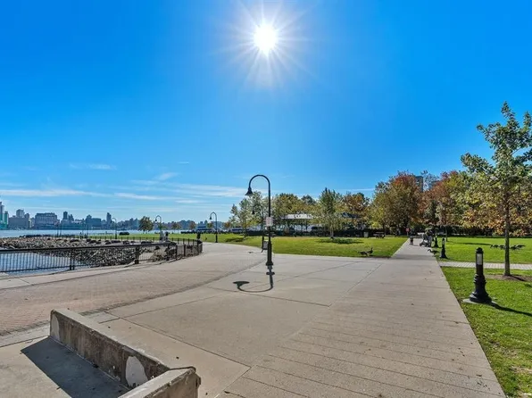 1100 Maxwell Lane image 17 of 20