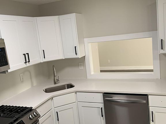4th image of 59 Liberty Ct #1405