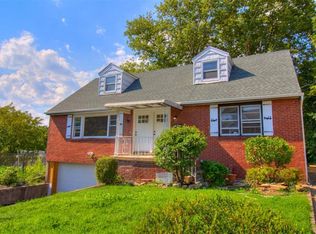 11 Pulaski Pl #B, Pt Washington, NY 11050