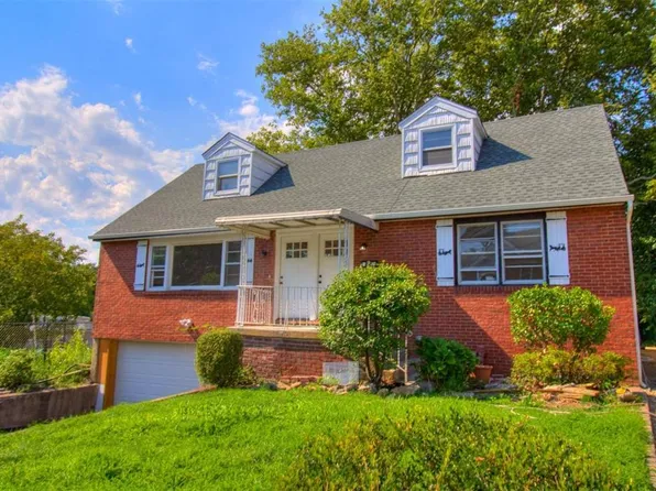 11 Pulaski Pl #B, Pt Washington, NY 11050