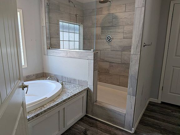 second M Bathroom