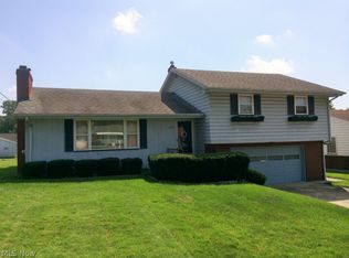 2945 Bernadette Ave, Youngstown, OH 44509