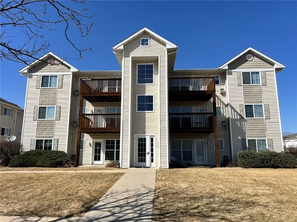 6615 Creekside Dr NE Unit 5, Cedar Rapids, IA 52402