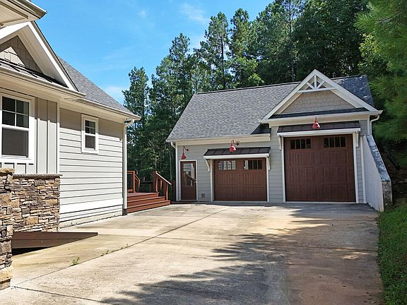 3rd image of 732 Ridge Pointe Way