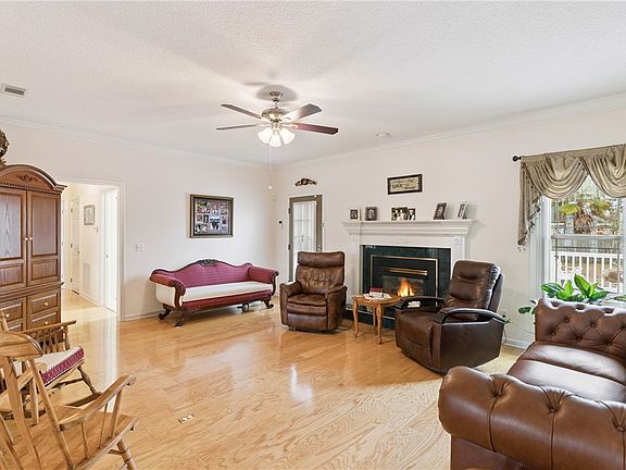 5th image of 932 Hitching Post Ln