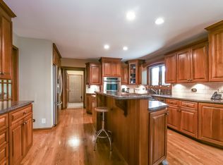 50 Revere Dr, South Barrington, IL 60010