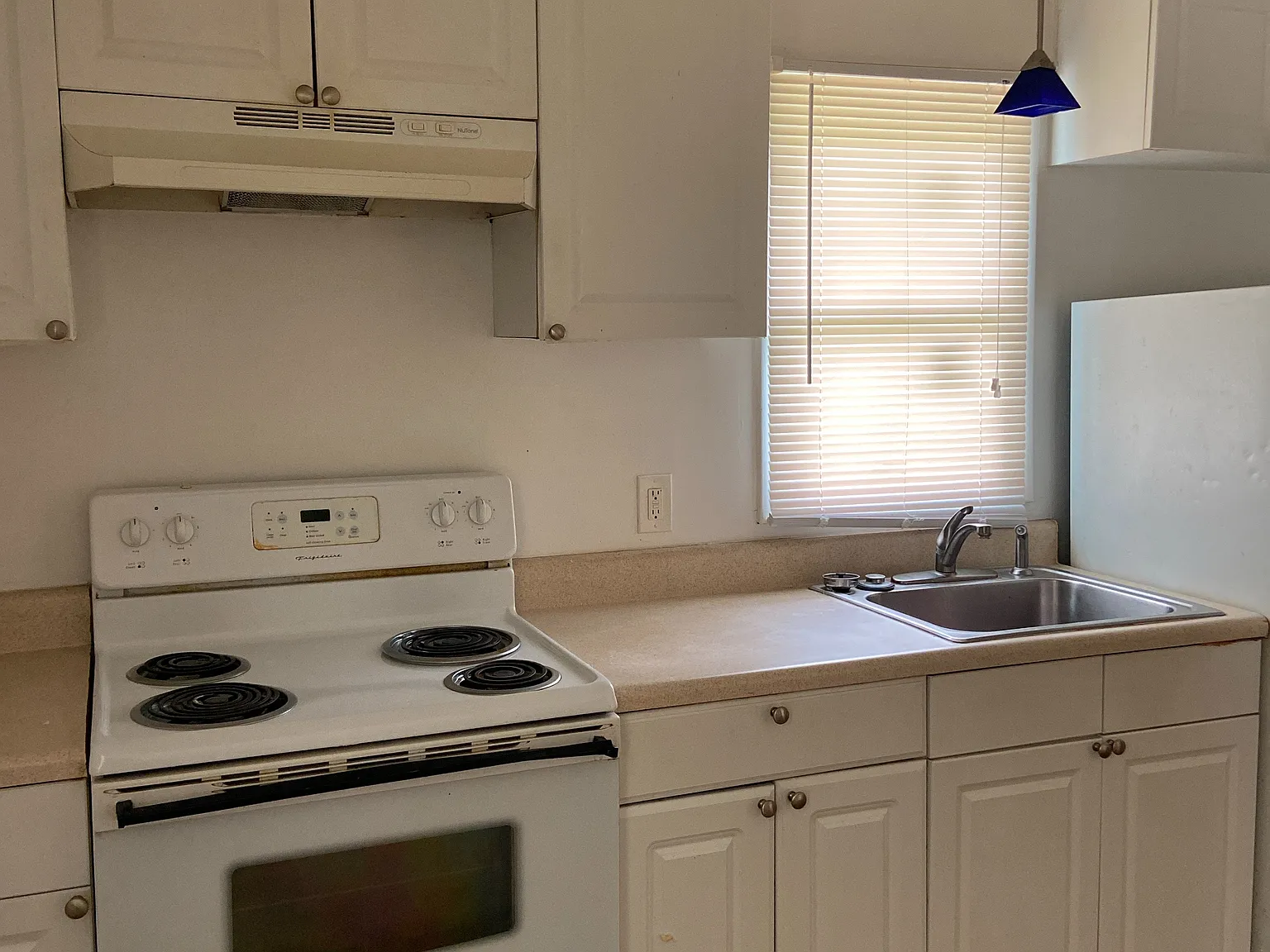 2 bed, 850 sqft, $1,350 — Photo 3