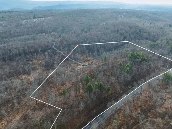 209 Spring House Ln, East Stroudsburg, PA 18301