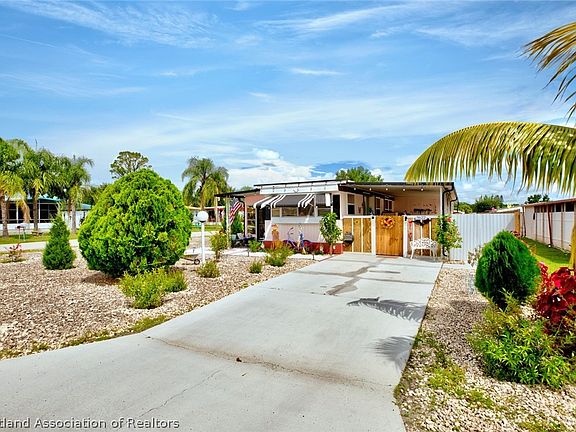 2nd image of 3622 Delaware Ave