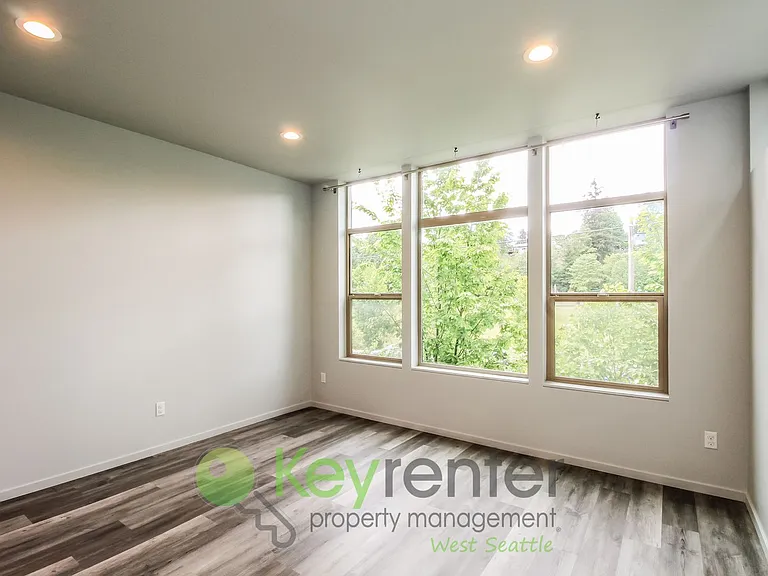 5259 Fauntleroy Way SW — Photo 10
