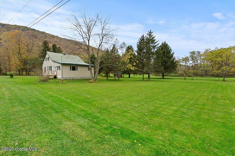 3rd image of 14 Sand Bank Road