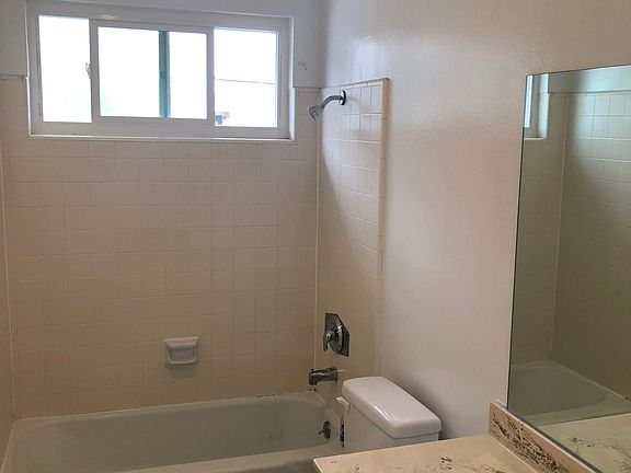 4th image of 15229 S Raymond Ave APT K