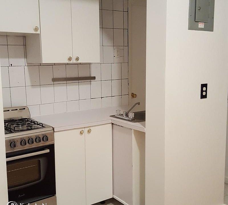 1st image of 158 Mott St APT 5