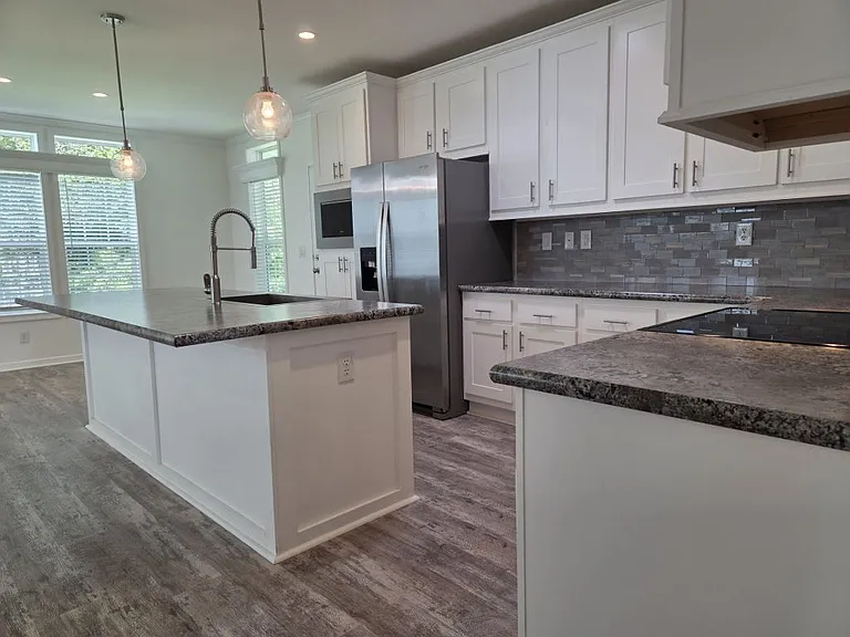 2879 Canyon Dr #689 — Photo 4