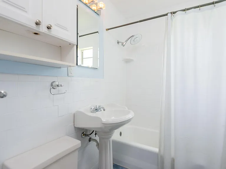 4227 W Bay View Ave — Photo 2