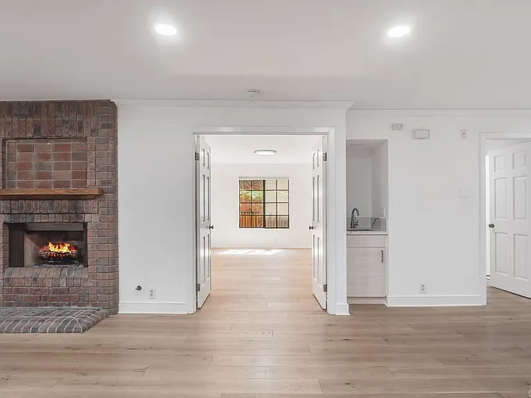 8880 Villa La Jolla Dr — Photo 4