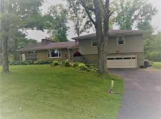 355 Vogan Dr, Mercer, PA 16137