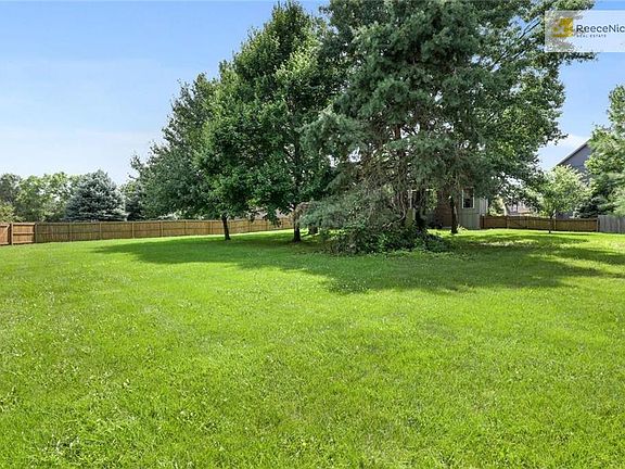 HUGE backyard surrounded by privacy fence