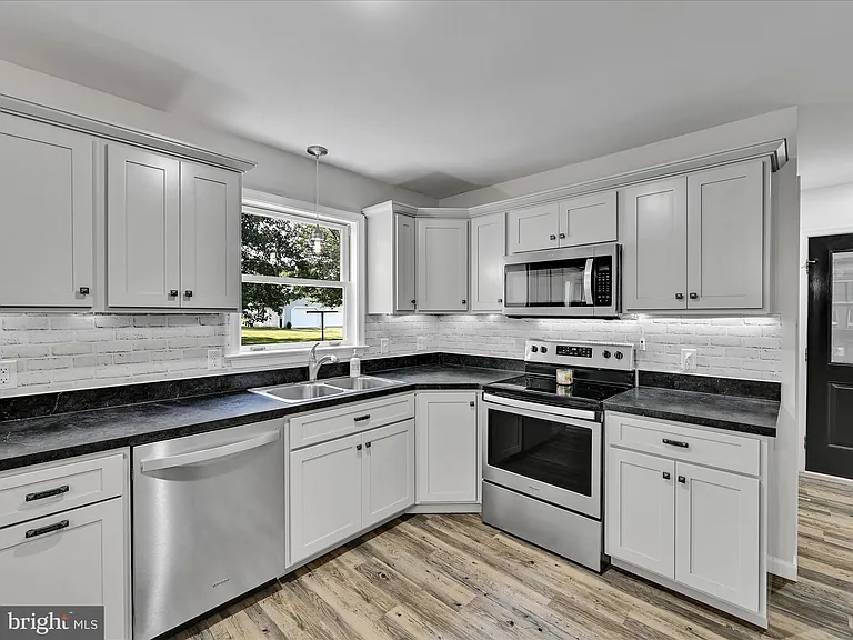 120 Duquesne Dr — Photo 11