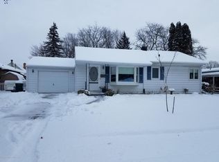 2709 Chatham Rd, Lansing, MI 48910