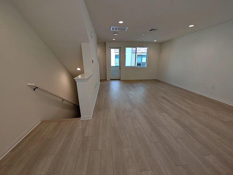 5868 Linden Ave #6 — Photo 5