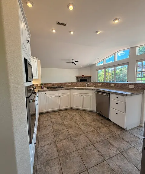 230 Red Rock Cove Dr — Photo 15