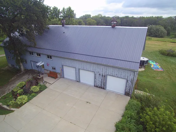 W6783 Westphal Ln, Fort Atkinson, WI 53538