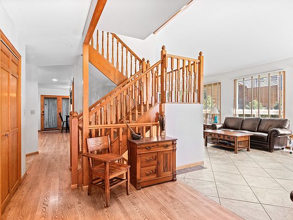 5th image of 8285 Carriage Ln