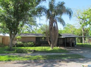 3003 Mayfair Dr, Victoria, TX 77901