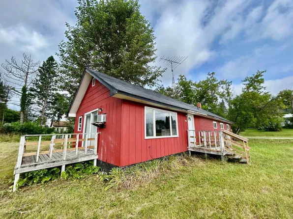 4907 1st St, Laona, WI 54541