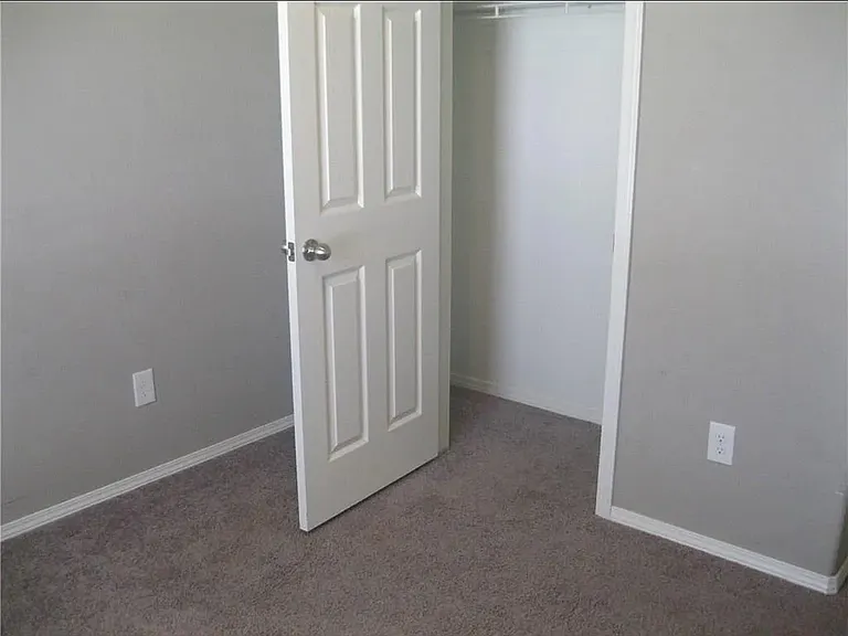 3553 Reynolds Ave — Photo 2