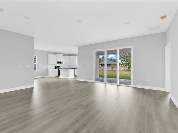 2nd image of 405 Loveland Blvd