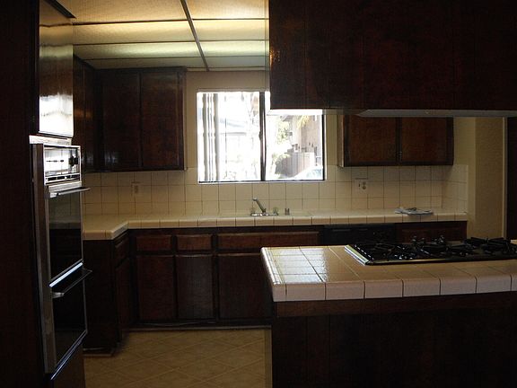 5th image of 10717 Western Ave #1574