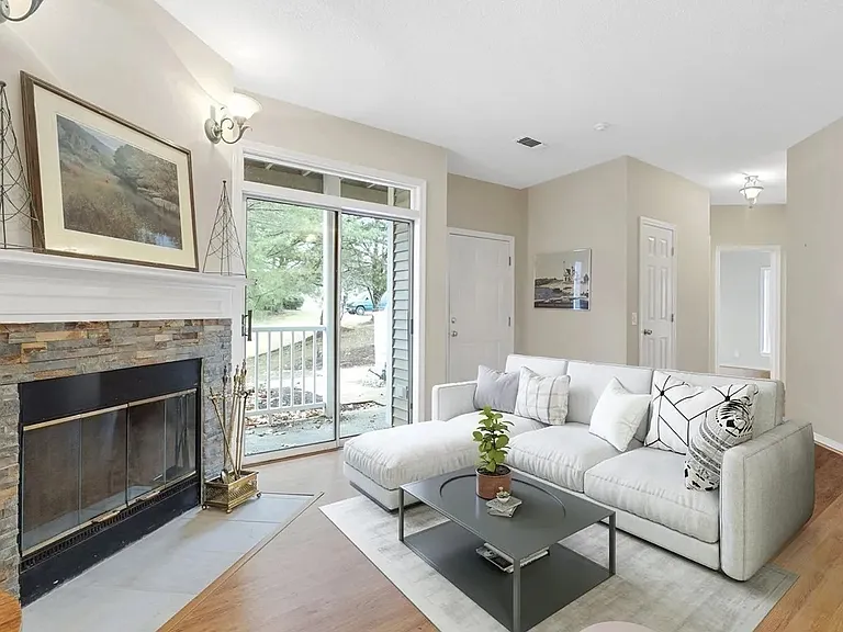 47 Bradford Commons Ln #47 — Photo 1
