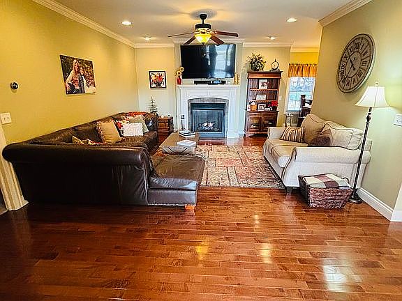 2nd image of 18840 Laynelee Ct