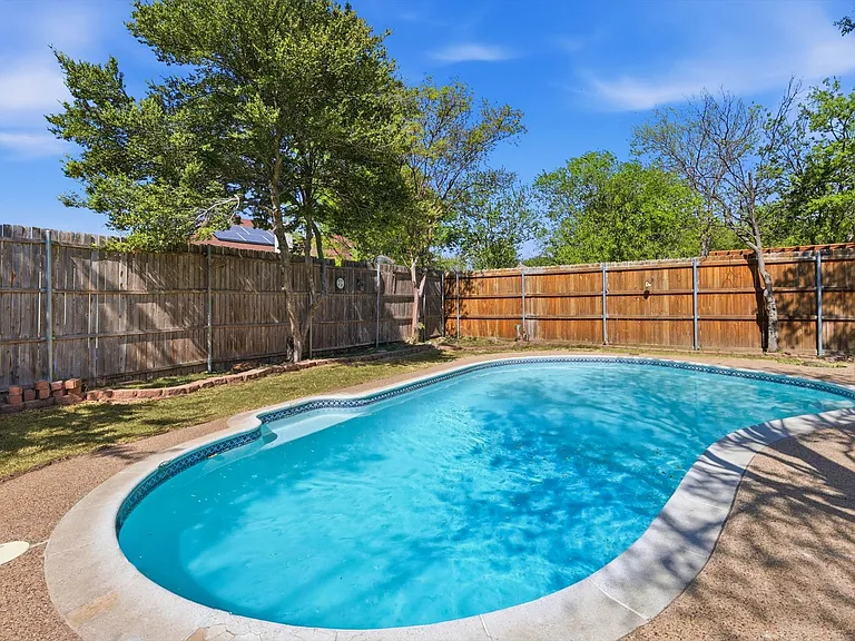 1140 W Hills Ter — Photo 24