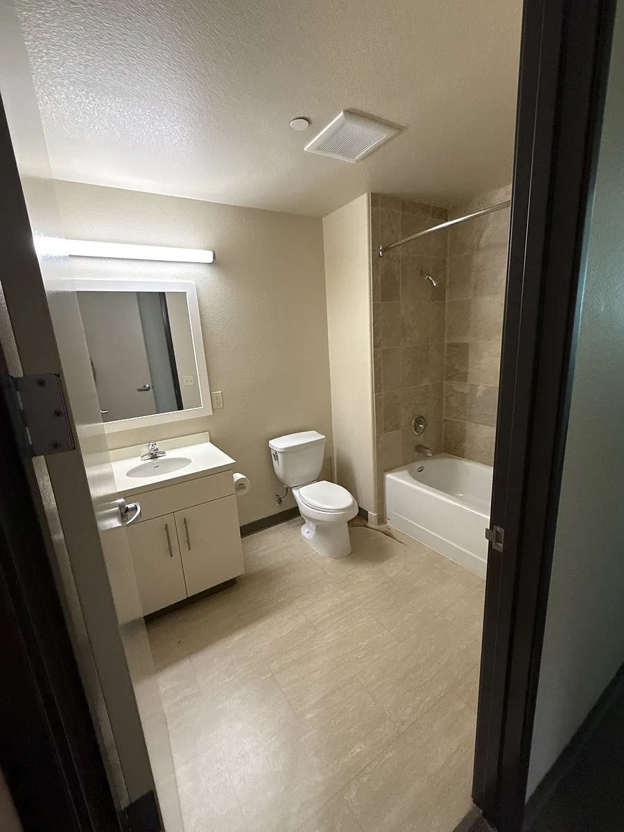 Building Photo - 895 Campus Dr #203B