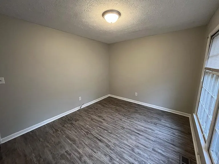 700 Woodclift Dr — Photo 10