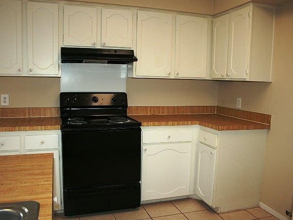 4th image of 1214 Oakbluff Dr