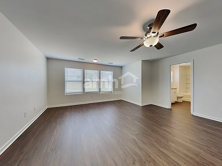 4335 Lochurst Dr — Photo 12