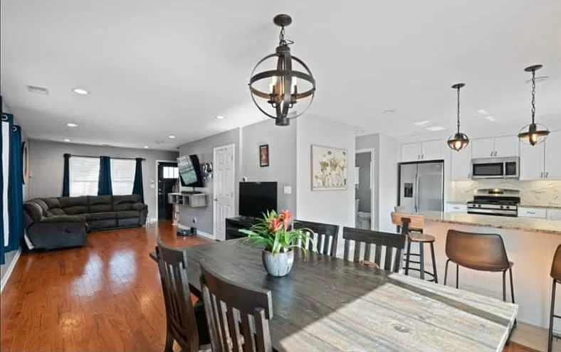 4 bed, $3,800 — Photo 4