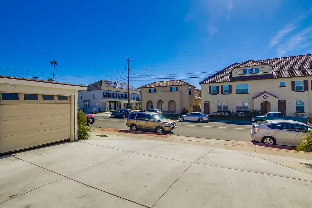 3 bed, 1150 sqft, $2,850 — Photo 3